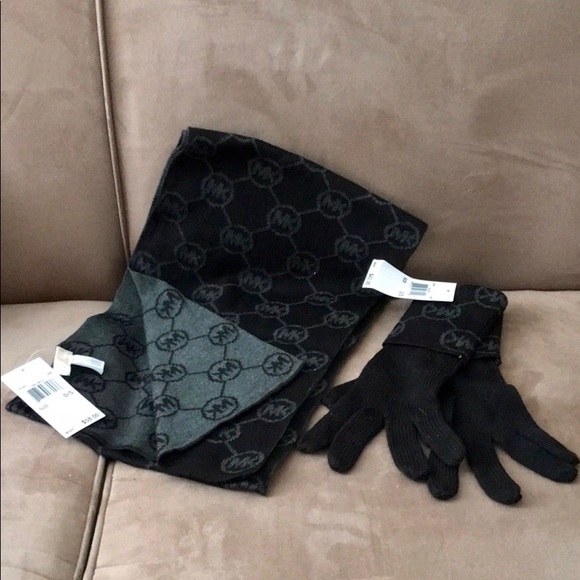 Michael Kors scarf set NWT - Picture 5 of 7